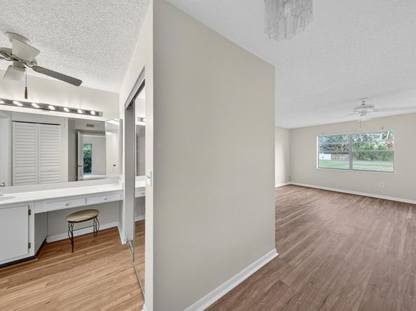 9187 Norte Lago 5i, Boca Raton FL 33428