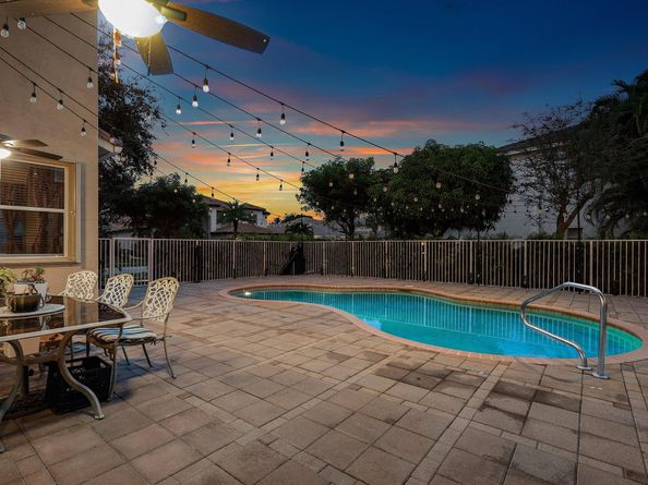 9915 Via Bernini, Lake Worth FL 33467