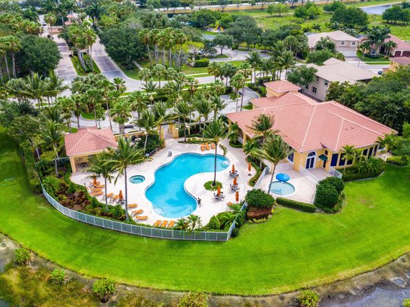 9915 Via Bernini, Lake Worth FL 33467