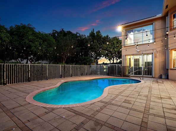 9915 Via Bernini, Lake Worth FL 33467