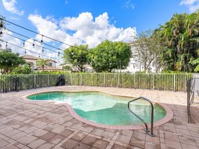 9915 Via Bernini, Lake Worth FL 33467