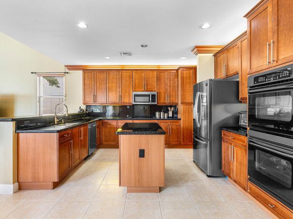 9915 Via Bernini, Lake Worth FL 33467