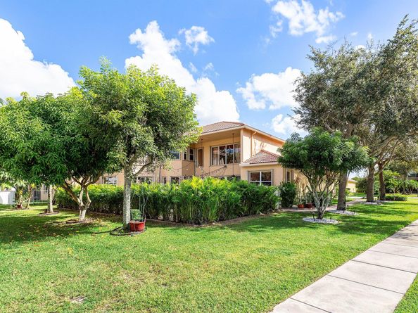 9915 Via Bernini, Lake Worth FL 33467