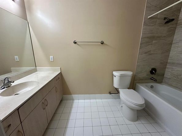 1091 Golden Lakes Boulevard 422, West Palm Beach FL 33411