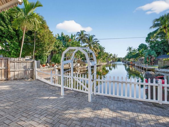 1570 NE 30th Pl, Oakland Park FL 33334