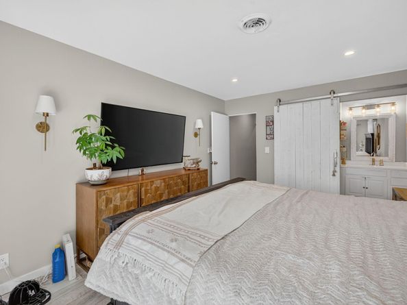 1570 NE 30th Pl, Oakland Park FL 33334