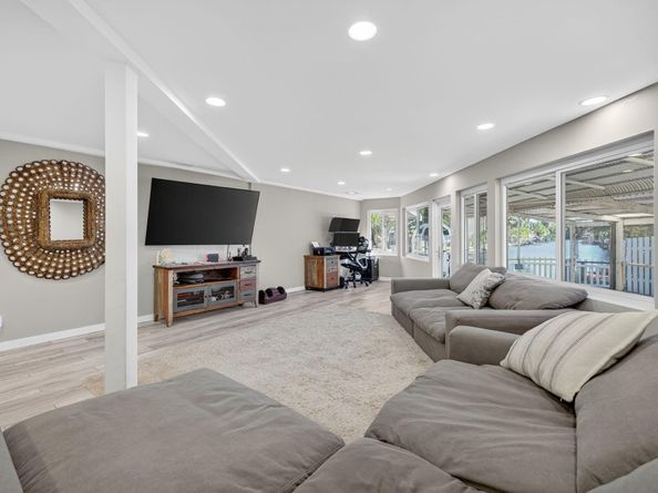 1570 NE 30th Pl, Oakland Park FL 33334