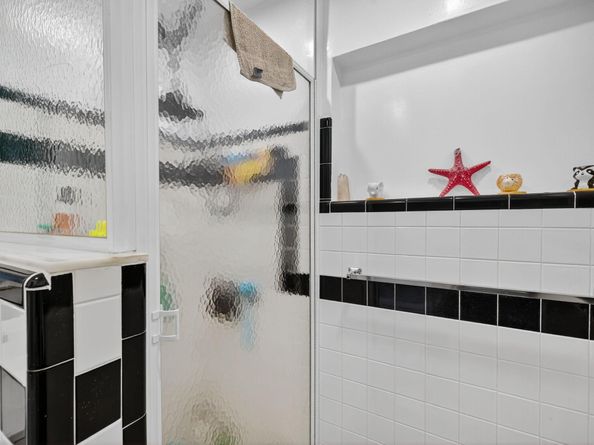 1570 NE 30th Pl, Oakland Park FL 33334