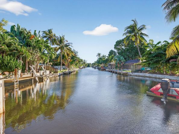 1570 NE 30th Pl, Oakland Park FL 33334