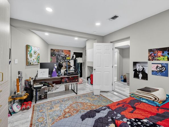 1570 NE 30th Pl, Oakland Park FL 33334