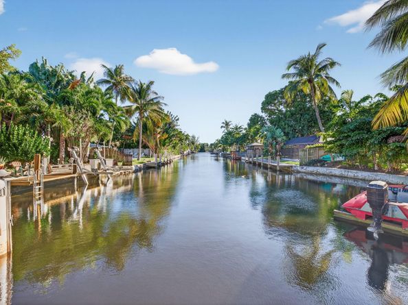 1570 NE 30th Pl, Oakland Park FL 33334