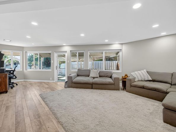 1570 NE 30th Pl, Oakland Park FL 33334