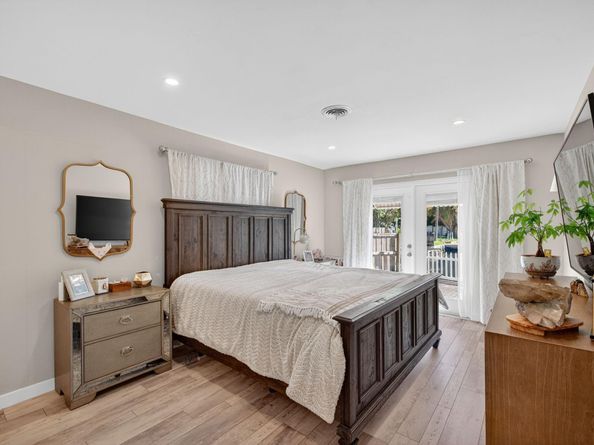 1570 NE 30th Pl, Oakland Park FL 33334