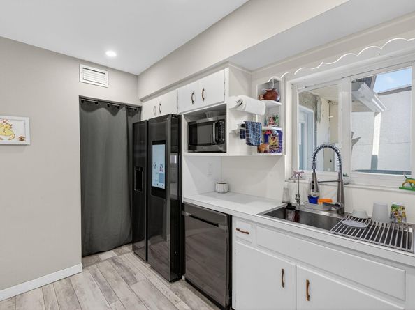 1570 NE 30th Pl, Oakland Park FL 33334