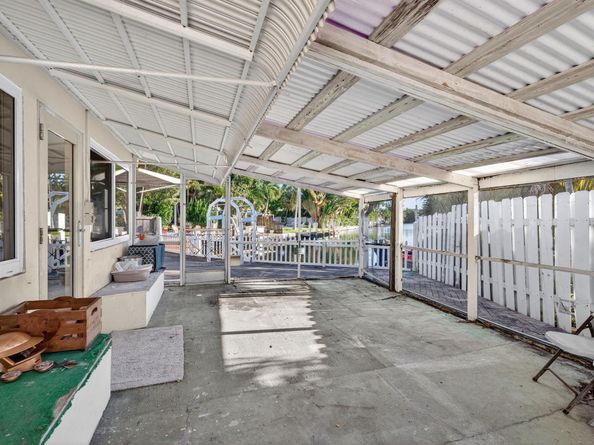 1570 NE 30th Pl, Oakland Park FL 33334