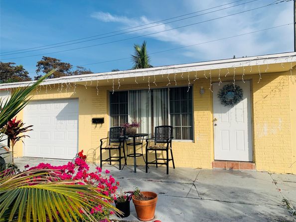 6231 SW 8th St, North Lauderdale FL 33068