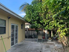 6231 SW 8th St, North Lauderdale FL 33068