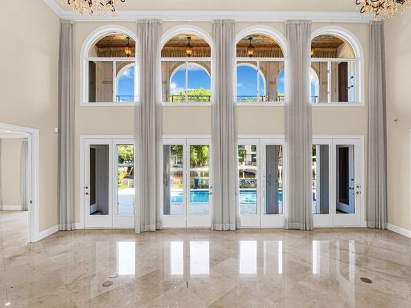 56 Fiesta Way, Fort Lauderdale FL 33301