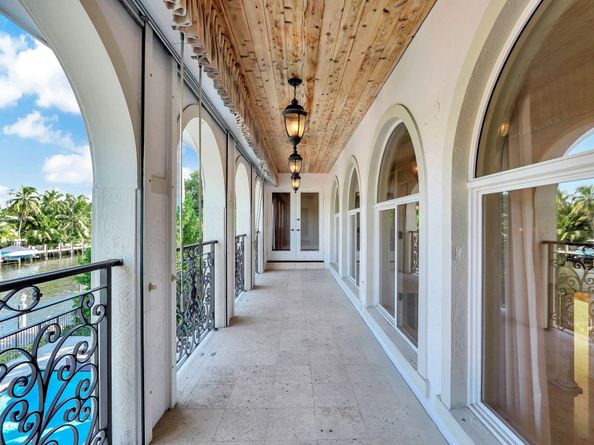 56 Fiesta Way, Fort Lauderdale FL 33301