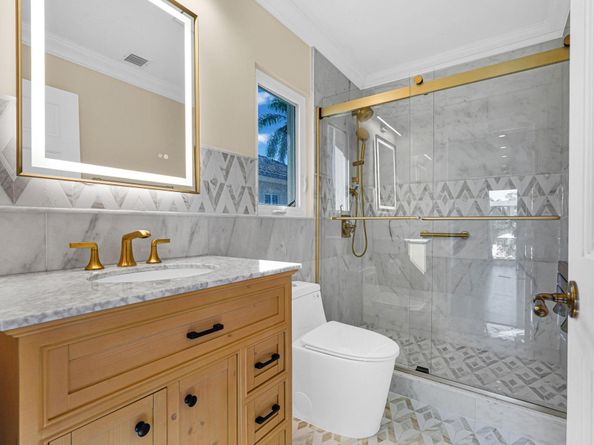 56 Fiesta Way, Fort Lauderdale FL 33301