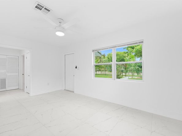 1005 NW 123rd St, North Miami FL 33168