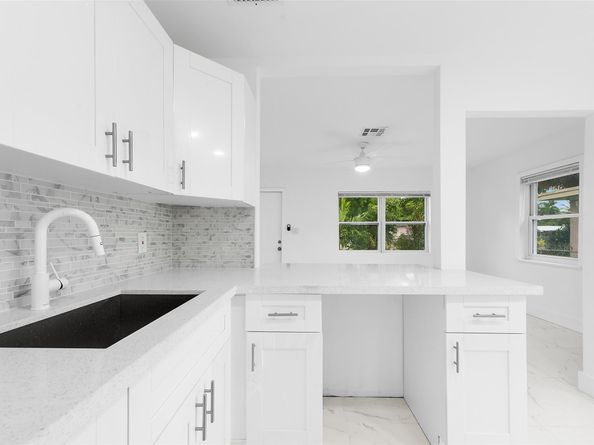1005 NW 123rd St, North Miami FL 33168