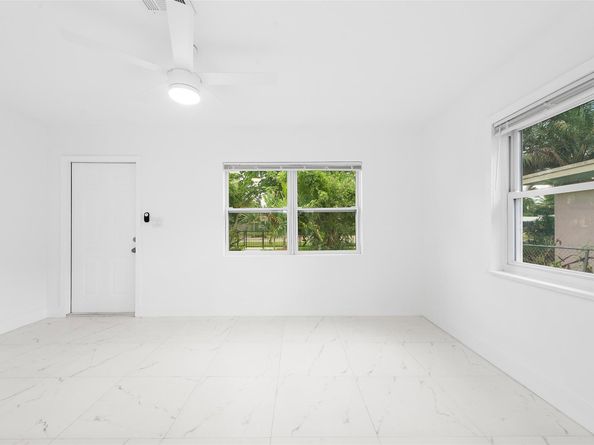 1005 NW 123rd St, North Miami FL 33168