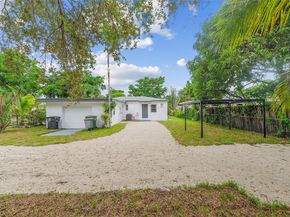 1005 NW 123rd St, North Miami FL 33168