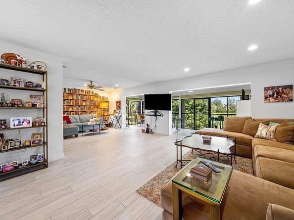 7920 Eastlake Drive 19B, Boca Raton FL 33433