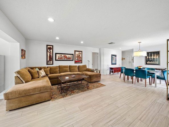 7920 Eastlake Drive 19B, Boca Raton FL 33433