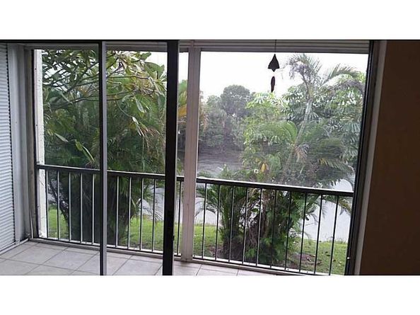 3280 Spanish Moss Ter 209, Lauderhill FL 33319