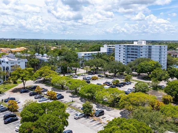 3280 Spanish Moss Ter 209, Lauderhill FL 33319