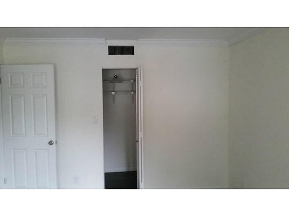 3280 Spanish Moss Ter 209, Lauderhill FL 33319