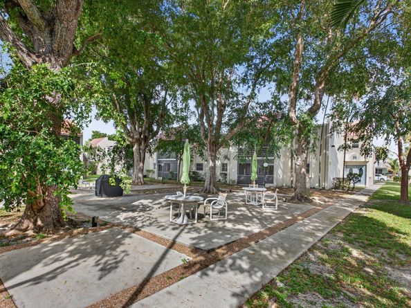 1428 SE 4th Avenue 102, Deerfield Beach FL 33441