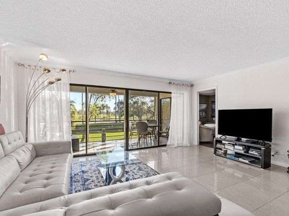 5589 Fairway Park Drive 202, Boynton Beach FL 33437