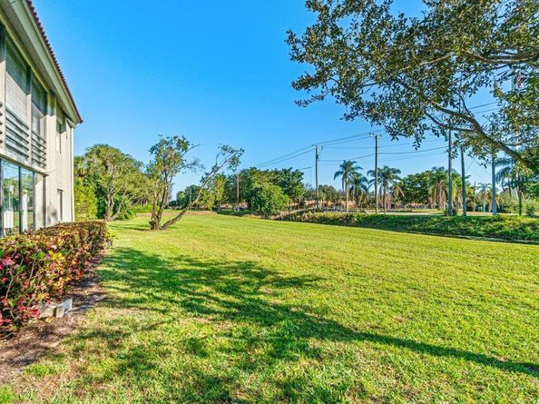 5589 Fairway Park Drive 202, Boynton Beach FL 33437