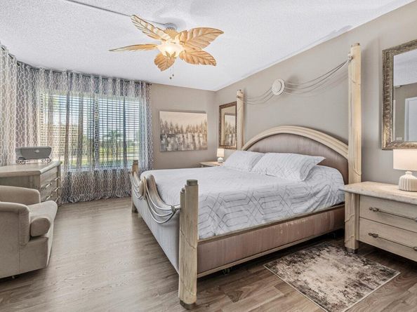 5589 Fairway Park Drive 202, Boynton Beach FL 33437