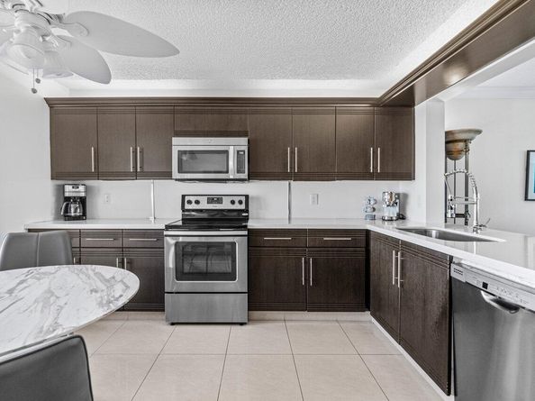 5589 Fairway Park Drive 202, Boynton Beach FL 33437