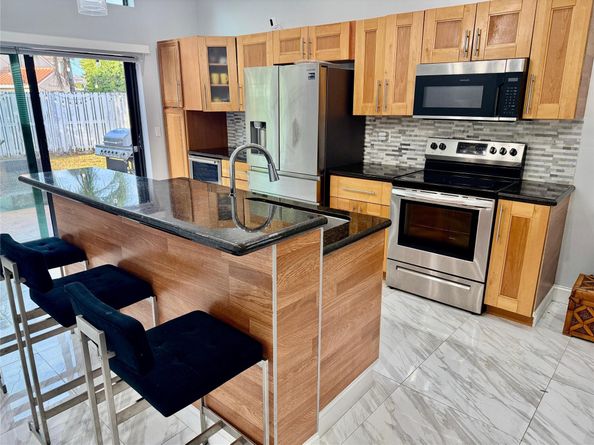 17673 SW 19th St, Miramar FL 33029