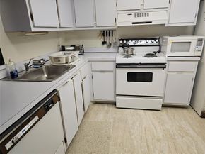 5570 NW 44th St 405A, Lauderhill FL 33319