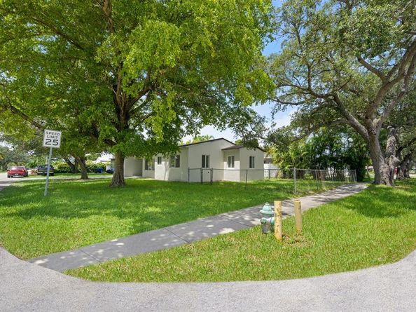 2601 Taylor St, Hollywood FL 33020