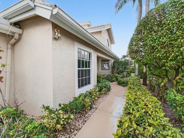 6143 Greenspointe Drive, Boynton Beach FL 33437