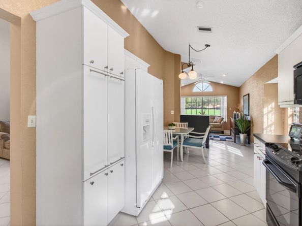 6143 Greenspointe Drive, Boynton Beach FL 33437