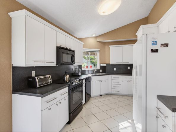 6143 Greenspointe Drive, Boynton Beach FL 33437