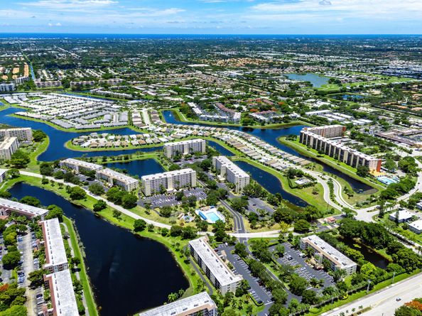 7290 Kinghurst Drive 607, Delray Beach FL 33446