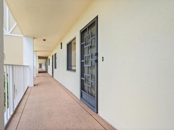 7290 Kinghurst Drive 607, Delray Beach FL 33446