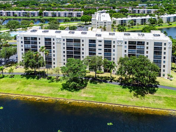 7290 Kinghurst Drive 607, Delray Beach FL 33446
