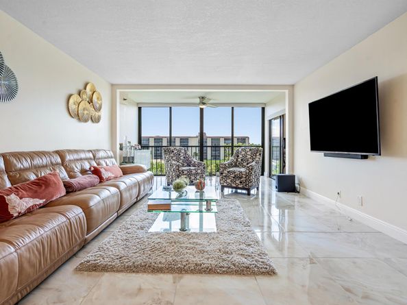 7290 Kinghurst Drive 607, Delray Beach FL 33446