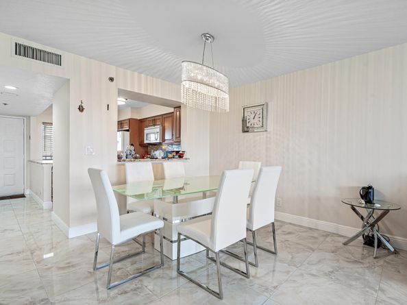 7290 Kinghurst Drive 607, Delray Beach FL 33446