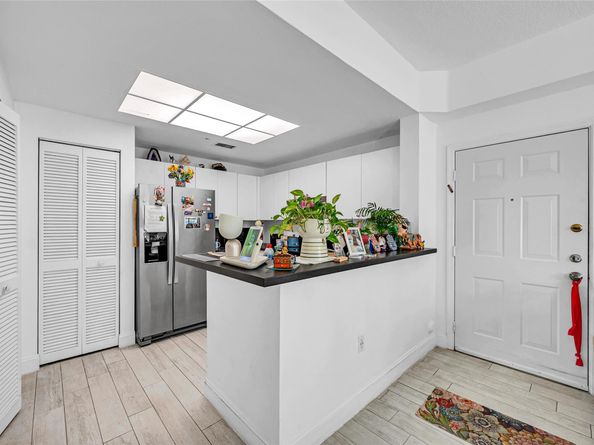 2015 SE 10th Ave 101, Fort Lauderdale FL 33316